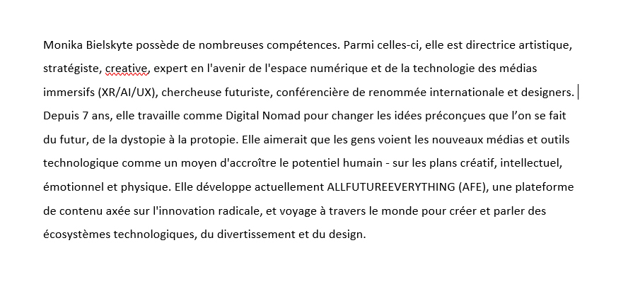 Description de qui est Monika